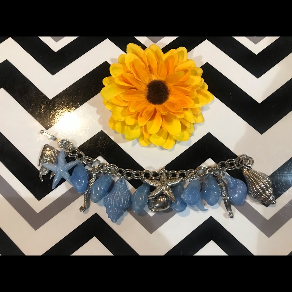 SOLD 💫 VTG Retro Ocean Sea Fish Charm Bracelet